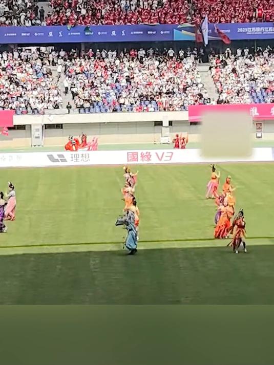 leyu-Doinb官方宣布表现优异新规，热火引发争议！赛场气氛高涨-leyu