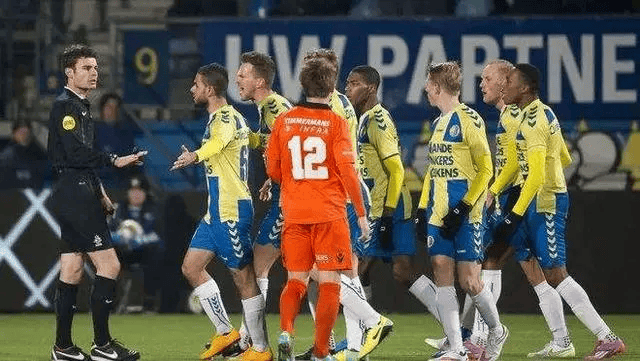 乐鱼体育APP下载-加时末段荷甲焦点战，孟菲斯灰熊主帅复盘，气氛紧张，年轻球员得到机会的简单介绍-乐鱼体育APP下载